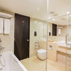 Отель Ramada Colombo Шри-Ланка, Коломбо - отзывы, цены и фото номеров - забронировать отель Ramada Colombo онлайн ванная фото 2