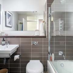 Отель Lovely, Cosy 1 bed in Holloway ванная