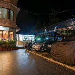 Отель Trekkers Inn Непал, Покхара - отзывы, цены и фото номеров - забронировать отель Trekkers Inn онлайн парковка