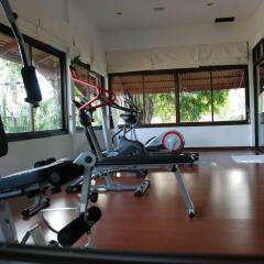 Отель White House Beach Resort фитнесс-зал