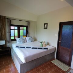 Отель Coco Lanta Resort Ланта сейф в номере
