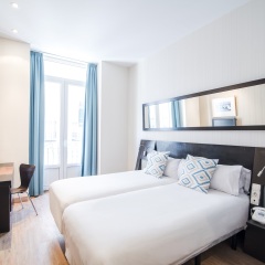 Отель Petit Palace Plaza de la Reina комната для гостей фото 3