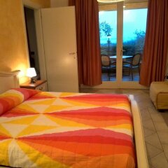 Отель Residence Il Fiore Del Garda Манерба-дель-Гарда комната для гостей фото 2