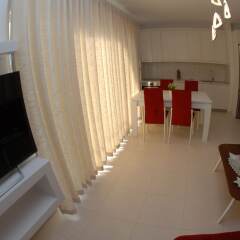 Апартаменты White Deluxe Apartments комната для гостей фото 2