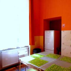 Отель B Movie Guest Rooms в номере