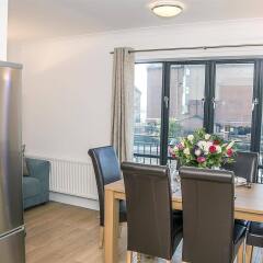 Отель Base Serviced Apartments - The Docks Великобритания, Ливерпуль - отзывы, цены и фото номеров - забронировать отель Base Serviced Apartments - The Docks онлайн комната для гостей фото 2