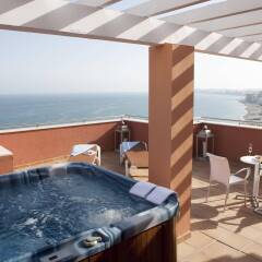 HYDROS Hotel & Spa бассейн