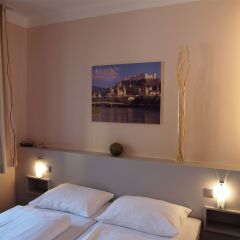 Отель Altstadt Hotel Hofwirt Salzburg Австрия, Зальцбург - 1 отзыв об отеле, цены и фото номеров - забронировать отель Altstadt Hotel Hofwirt Salzburg онлайн комната для гостей фото 4