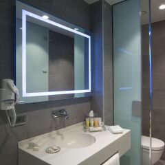 Tav Airport Hotel Izmir Турция, Газимир - 2 отзыва об отеле, цены и фото номеров - забронировать отель Tav Airport Hotel Izmir онлайн ванная фото 2