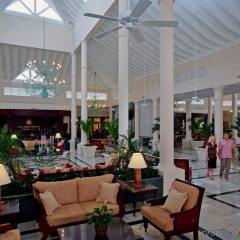 Отель Luxury Bahia Principe Ambar - Adults Only All Inclusive Доминикана, Пунта Кана - отзывы, цены и фото номеров - забронировать отель Luxury Bahia Principe Ambar - Adults Only All Inclusive онлайн интерьер отеля