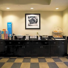 Отель Hampton Inn & Suites Sharon, PA с домашними животными