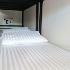 Отель Phuket Marine Poshtel Таиланд, Бухта Чалонг - отзывы, цены и фото номеров - забронировать отель Phuket Marine Poshtel онлайн сейф в номере