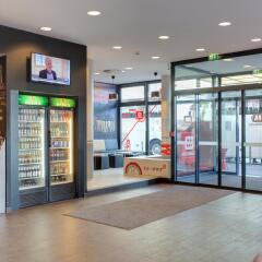 MEININGER Hotel Berlin Central Station банкомат