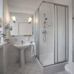 Отель MDM Hotel Warsaw Польша, Варшава - 12 отзывов об отеле, цены и фото номеров - забронировать отель MDM Hotel Warsaw онлайн ванная