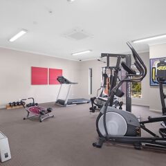 Отель Platinum International фитнесс-зал фото 2