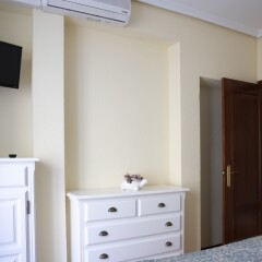 Отель Hostal Tokio Испания, Мадрид - 1 отзыв об отеле, цены и фото номеров - забронировать отель Hostal Tokio онлайн удобства в номере