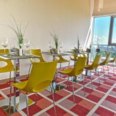 Suite Hotel Sofia бассейн