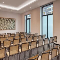 Отель Holiday Inn Frankfurt - Alte Oper