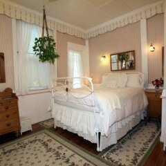 A Victorian Garden Inn in Glen Ellen, United States of America from 184$, photos, reviews - zenhotels.com guestroom photo 3
