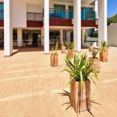 Отель Villa Doris Suites парковка