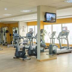 Millennium Plaza Hotel фитнесс-зал фото 3