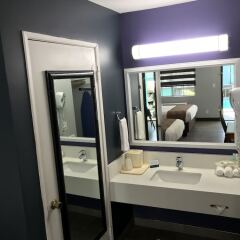 Отель Quality Inn Near Hollywood Walk of Fame США, Лос-Анджелес - 1 отзыв об отеле, цены и фото номеров - забронировать отель Quality Inn Near Hollywood Walk of Fame онлайн фитнесс-зал фото 2