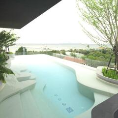 Отель X2 Vibe Pattaya Seaphere Residence Таиланд, На Чом Тхиан - отзывы, цены и фото номеров - забронировать отель X2 Vibe Pattaya Seaphere Residence онлайн бассейн фото 2