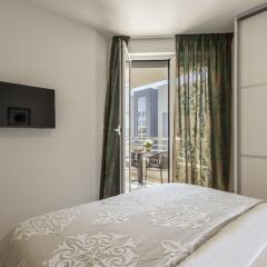 Отель Adriatic Queen Villa сейф в номере