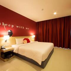 Sleep With Me Hotel design hotel @ patong комната для гостей фото 5
