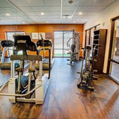 Отель Comfort Suites Cicero фитнесс-зал фото 3