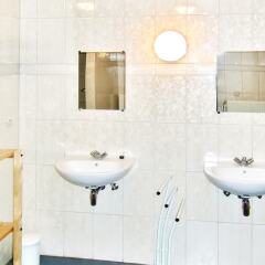 Отель House With 14 Bedrooms in Anthisnes, With Enclosed Garden and Wifi ванная