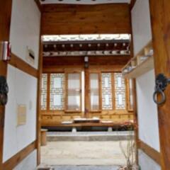 Отель Pine Foret Hanok Hotel Южная Корея, Сеул - отзывы, цены и фото номеров - забронировать отель Pine Foret Hanok Hotel онлайн спортивное сооружение