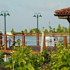 Отель Club Residence at BlackSeaRama Golf Болгария, Балчик - отзывы, цены и фото номеров - забронировать отель Club Residence at BlackSeaRama Golf онлайн приотельная территория
