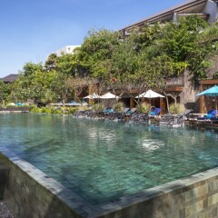 Hotel Indigo Bali Seminyak Beach бассейн фото 2