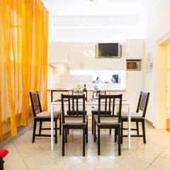 Апартаменты Like Home - Opera Apartments комната для гостей фото 3