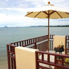 Отель Lanta All Seasons Beach Resort пляж