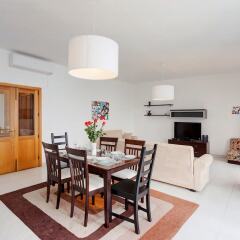 Отель Seafront Apartment in Sliema wt Breathtaking Views Мальта, Слима - отзывы, цены и фото номеров - забронировать отель Seafront Apartment in Sliema wt Breathtaking Views онлайн в номере