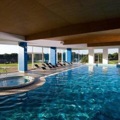 Отель Vilnius Grand Resort бассейн