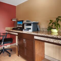 Отель Best Western Maple Ridge Hotel Канада, Мэйпл-Ридж - отзывы, цены и фото номеров - забронировать отель Best Western Maple Ridge Hotel онлайн интерьер отеля фото 3