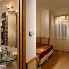Отель Best Western Hotel City Италия, Милан - 1 отзыв об отеле, цены и фото номеров - забронировать отель Best Western Hotel City онлайн ванная