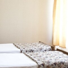 Гостиница Кирова (г.Ялта) комната для гостей фото 4
