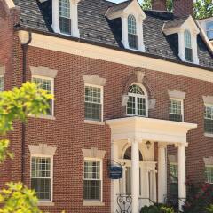 Отель Embassy Circle Guest House фото 3