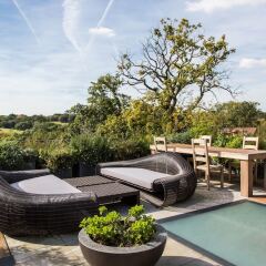 Отель onefinestay - Hampstead private homes бассейн