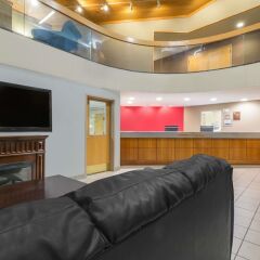 Отель Ramada by Wyndham Columbus Polaris комната для гостей фото 3