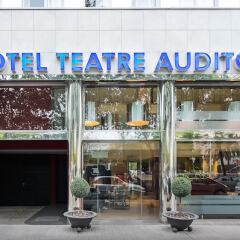 Отель Teatre Auditori вид на фасад фото 2