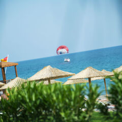 Отель Flora Garden Beach Club - Adults Only пляж