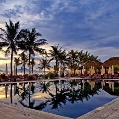 Отель Victoria Hoi An Beach Resort & Spa бассейн