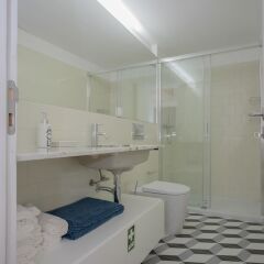 Отель Liiiving - Mezzanine Downtown Balcony Порту ванная