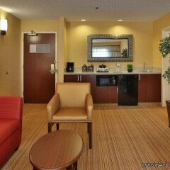 Отель Courtyard by Marriott Springfield Airport США, Спрингфилд - отзывы, цены и фото номеров - забронировать отель Courtyard by Marriott Springfield Airport онлайн комната для гостей фото 5
