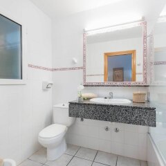 Отель Villas Sol Испания, Кала-эн-Бланес - отзывы, цены и фото номеров - забронировать отель Villas Sol онлайн ванная фото 2